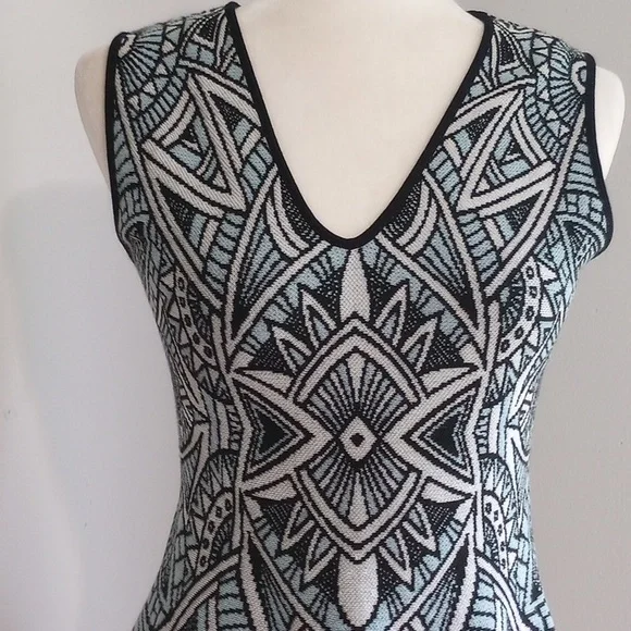 Flattering Fit & Flare Med Stunning Midi Dress Soft Sweater Material - Picture 2 of 6